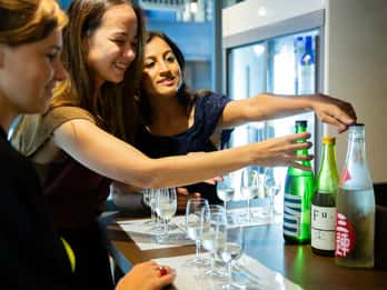 Sake Tasting Experience in Shibuya with Snack Pairing