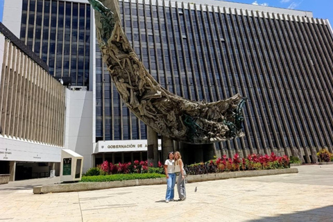 Medellín Through Time – City Sightseeing Tour | Subway, Metrocable, and Historic Center