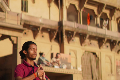 Delhi: 6-Day Golden Triangle Tour with Varanasi Tour without Hotels