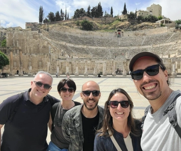 Amman Walking Tour: Hidden Gems, Culture & Street Food
