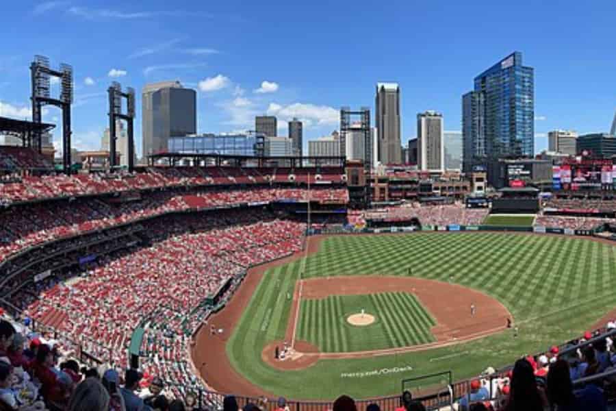 St. Louis Cardinals Baseball Spiel im Busch Stadium. Foto: GetYourGuide