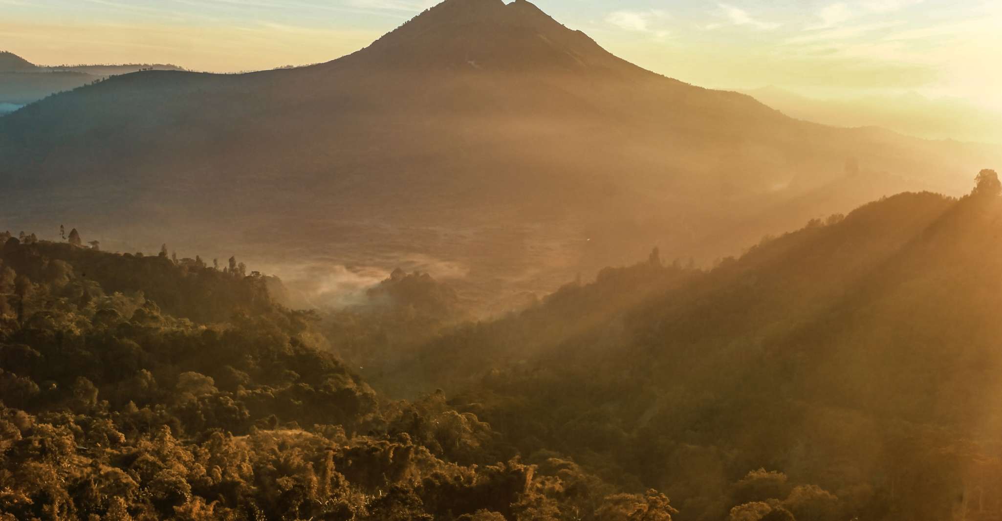 Bali, Mount Batur Sunrise Trek With Guide and Breakfast - Housity