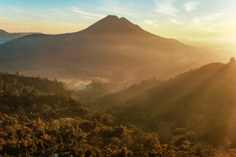 Bali: Trekking all&#039;alba del Monte Batur con guida e colazioneTour con transfer