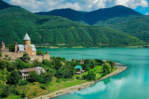 Tbilisi:DARIALI DAY TRIP KAZBEGI GUDAURI