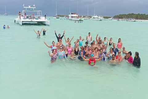 Punta Cana: Saona Island Tour with Lunch and Drinks