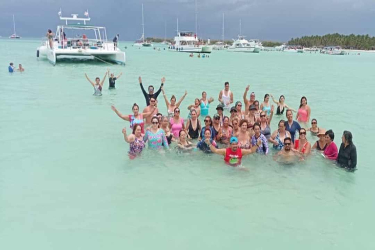 Punta Cana: Saona Island Tour with Lunch and Drinks