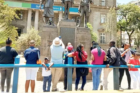 Nairobi: Guided Walking Tour with Hotel Pickup and Drop-Off