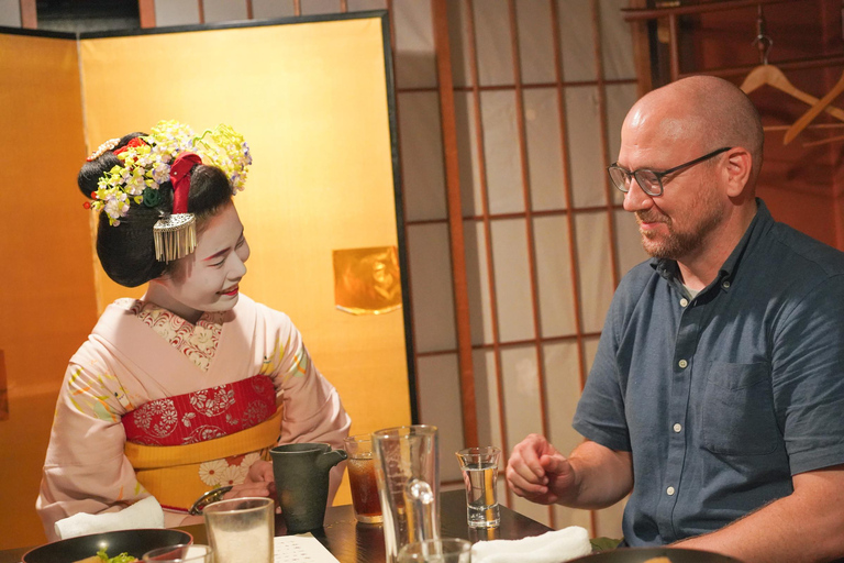 Abendessen mit Maiko in einem traditionellen Restaurant in Kyoto