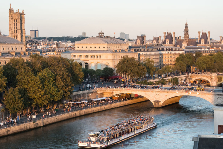 Paris: Louvre Museum Entry & Seine River Cruise with Photos