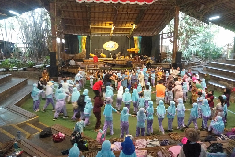 From Jakarta: Bandung Day Trip with Guide and Transport