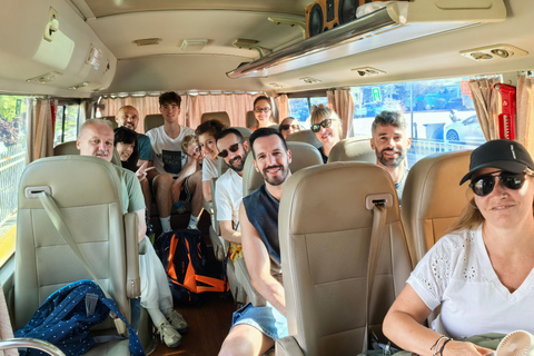 Xi'an: Terracotta Army Small Group Tour (8 or 15 Guests) 15-Guest Group B: Fixed-Point Pickup+Tickets+Guide