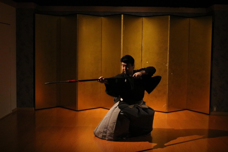 Kyoto: Samurai Kenbu Show, een traditionele zwaarddansNormaal ticket - Samurai Kenbu Show & Mini-ervaringen