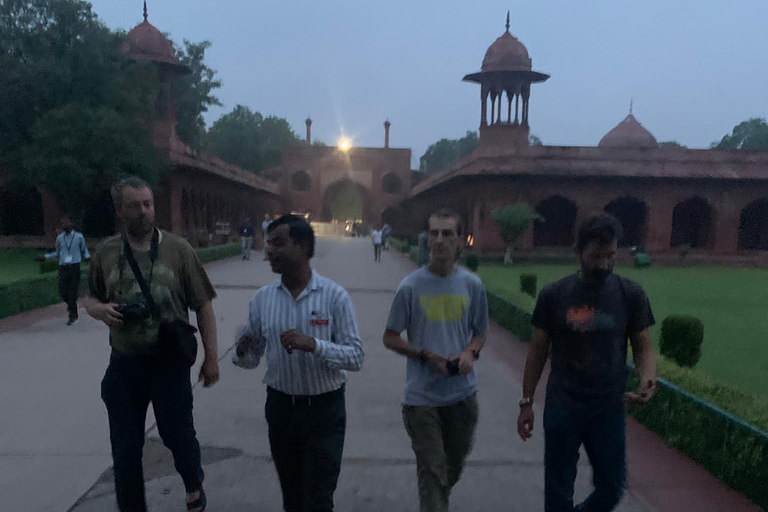 Agra sightseeing tour day trip with tuk tuk and tour guide Agra sightseeing tour day trip with tuk tuk and tour guide