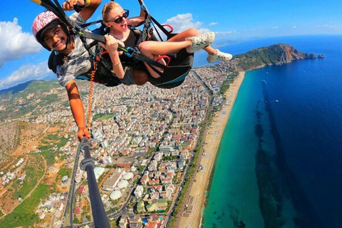Alanya: Tandem Paragliding Tour with Hotel Transfer