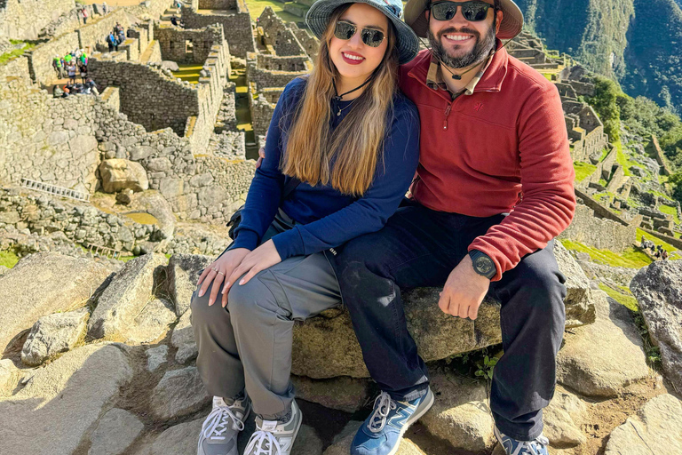 Machu Picchu: Circuit 2A (Classic Route) + Bus & Local Guide Last-Minute: Circuit 3B with Guide Included