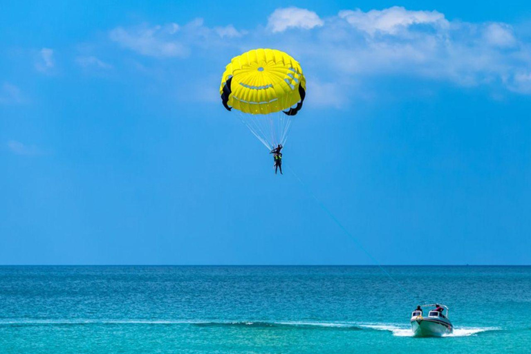 Doha: Guided Parasailing Experience over the Arabian Gulf