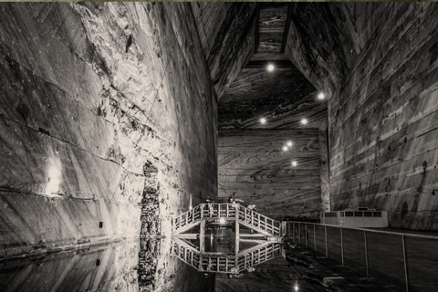 From Bucharest: Peleș Castle & Slănic Salt Mine Day Trip