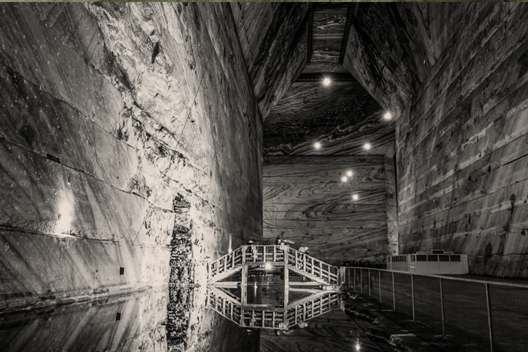 From Bucharest: Peleș Castle & Slănic Salt Mine Day Trip