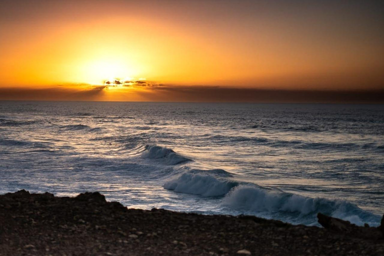 The Mad Hatter's Fuerteventura: Exclusive Truck & Photo Experience The Quick Magic (60 minutes)