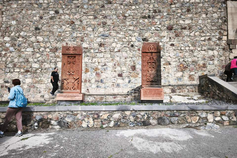 Tbilisi: Private Ride to Yerevan with Wine Tasting