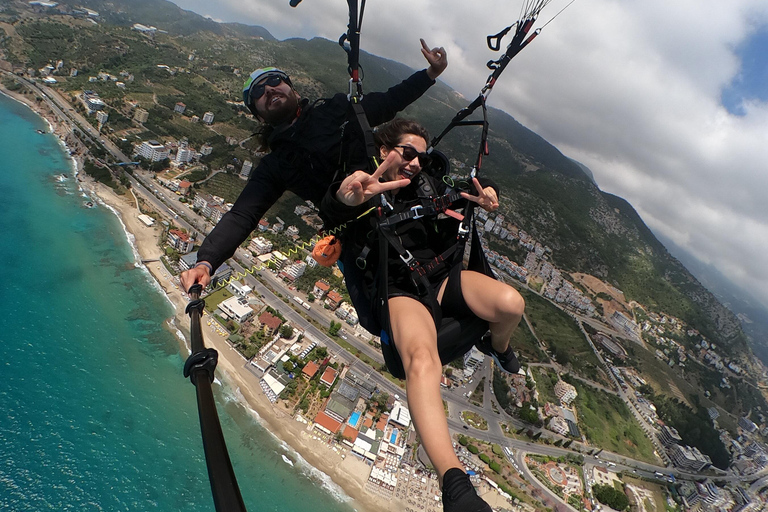 Alanya: Tandem Paragliding Tour with Hotel Transfer
