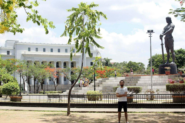 Manila Private Golden Hour Tour with Sunset by the Bay
