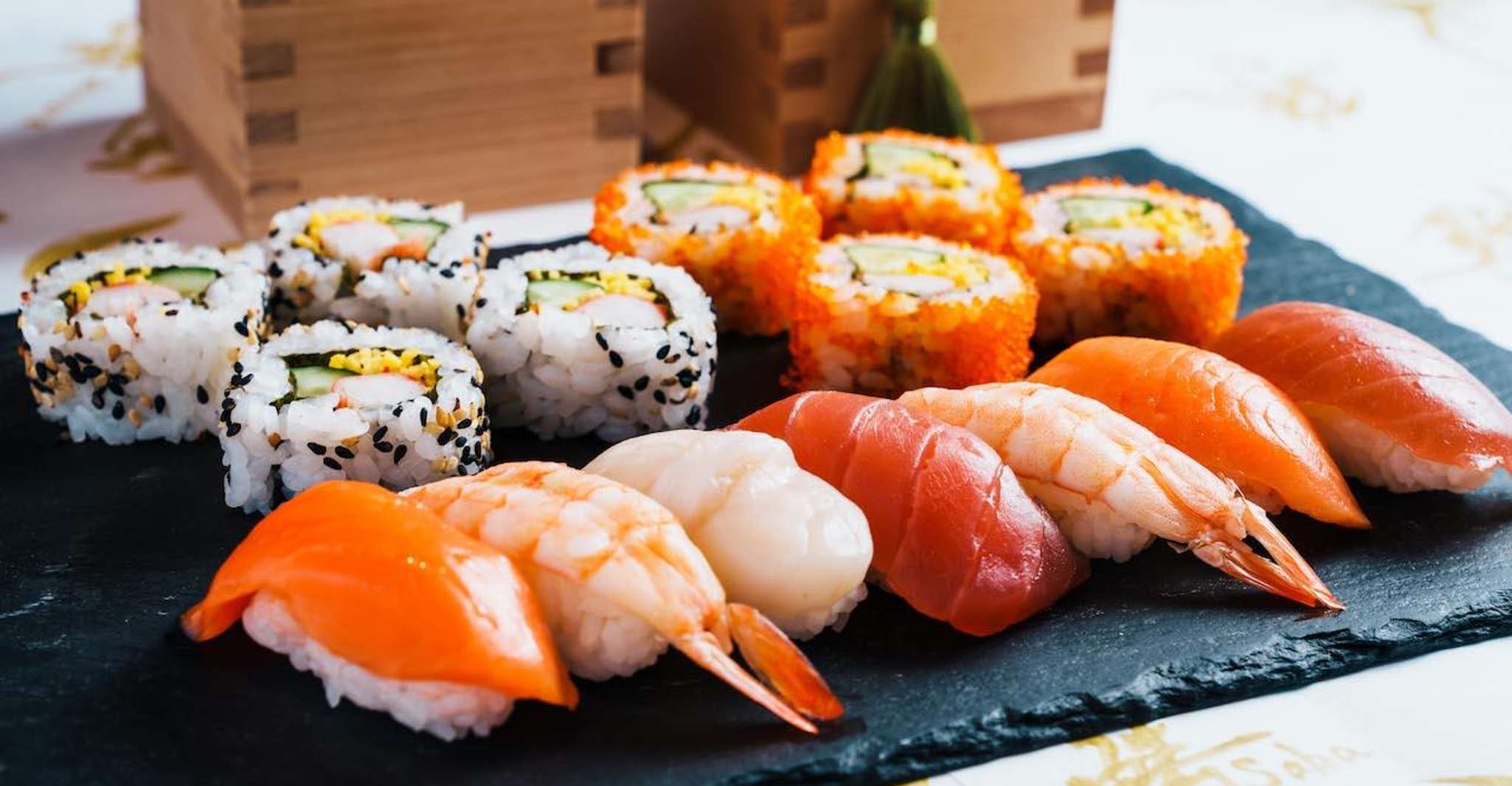 Tokyo: Roll and Authentic Sushi Making Class in Asakusa photo 2