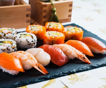 Tóquio: Aula de Sushi com Sake Opcional em Asakusa