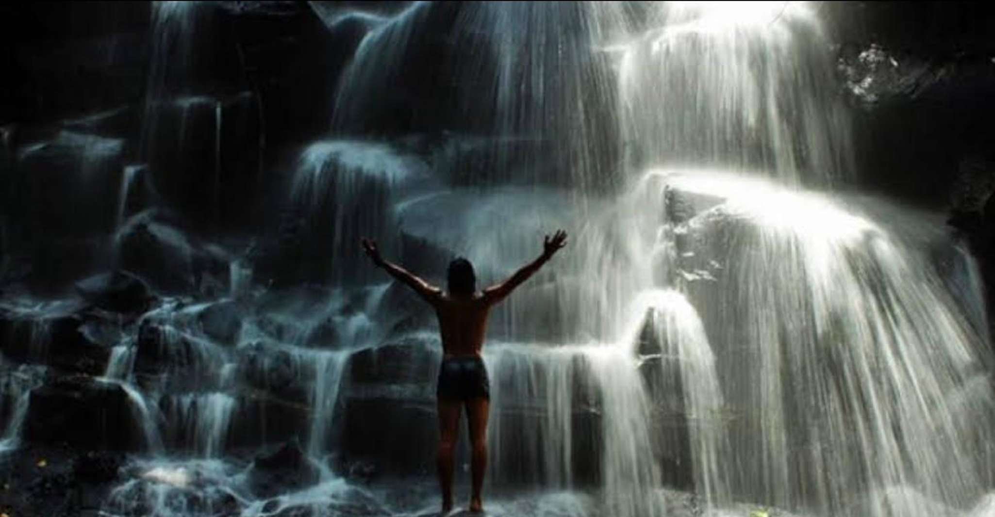 Sightseeing Ubud Barong dance, Ubud art market and waterfall - Housity