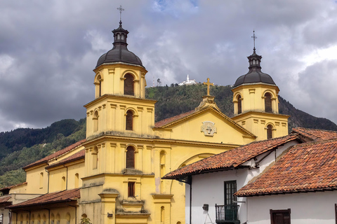 Bogotá: La Candelaria Food Tour with 7 Tastings & Ajiaco