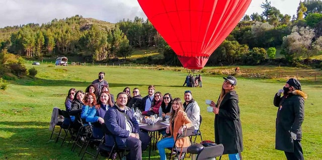 Cusco: Hot Air Balloon Ride with Breakfast and Champagne