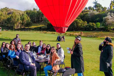 Cusco: Giro in mongolfiera con colazione e champagne