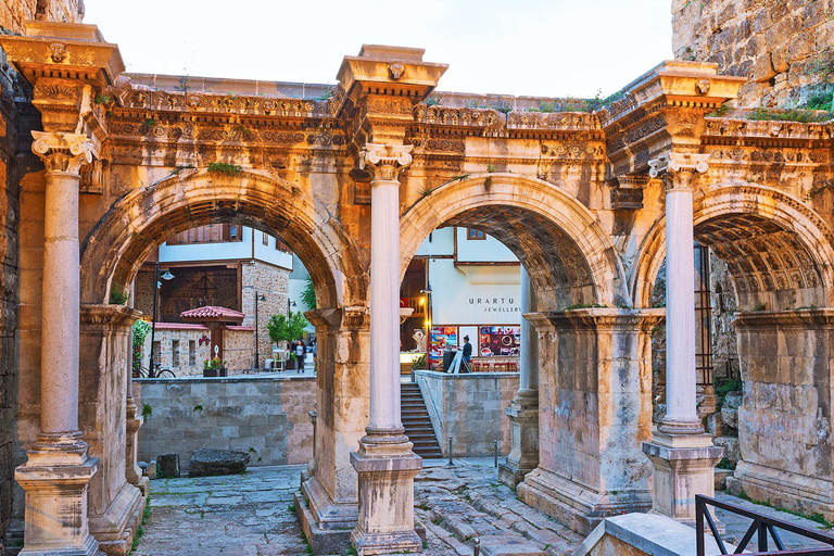 Excursion d&#039;une journée dans la ville d&#039;Antalya à partir de Side avec promenade en bateau et déjeuner