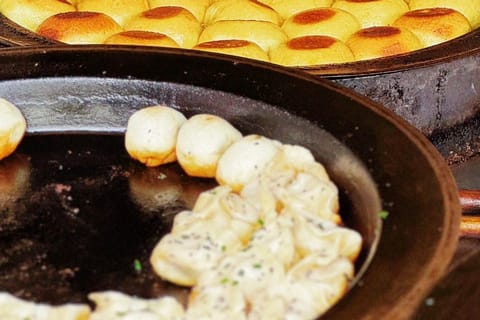 Shanghai: Local Market Tour with Food Tastings