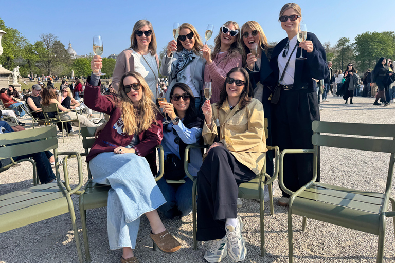 Paris: In the Footsteps of Emily (in German) Paris: Emily inspired walking tour