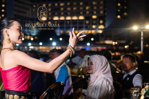 Bangkok: Riverside Faraya Halal Dinner Cruise at Asiatigue