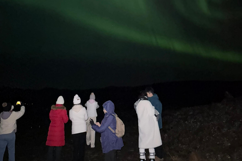 Reykjavik: Northern Lights Tour with Chinese Guide冰岛雷市中文极光团 极光团（含Bus Stop #12免费接送）