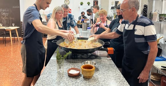 Valencia: Abends geführter Paella-Workshop, Tapas und Getränke