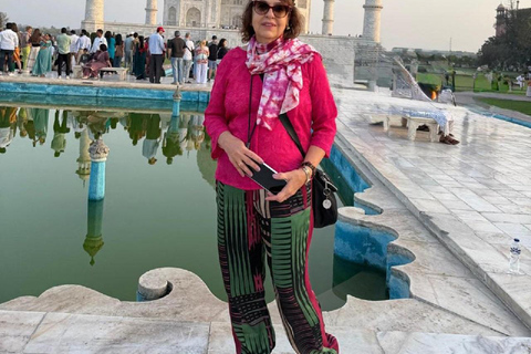From Delhi: Taj Mahal Day Trip by AC Car with 5-Star Lunch All-Inclusive Tour: AC Car, Guide, 5-Star Meal & Tickets