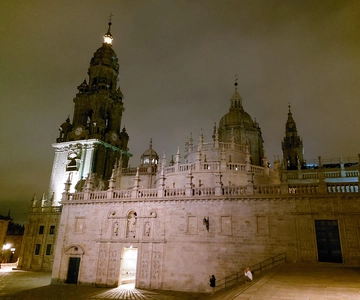 Land of Legends & Meigas Night Tour in Santiago