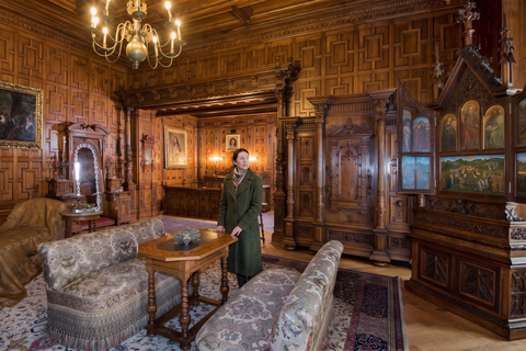 Dracula Castle, Peles Castle and Brașov Day Trip Bucharest COACH TOUR Audio guide in 24 languages