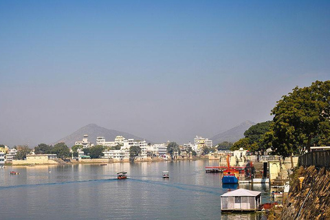 Udaipur: Old City Walking Tour with Local Guide