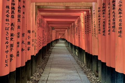Kyoto: Early-Access Fushimi Inari Private Walking Tour