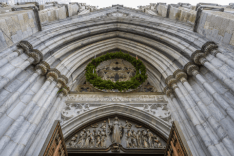 Nowy Jork: wycieczka z przewodnikiem VIP po katedrze św. PatrykaNowy Jork: Wycieczka VIP z przewodnikiem po katedrze św. Patryka