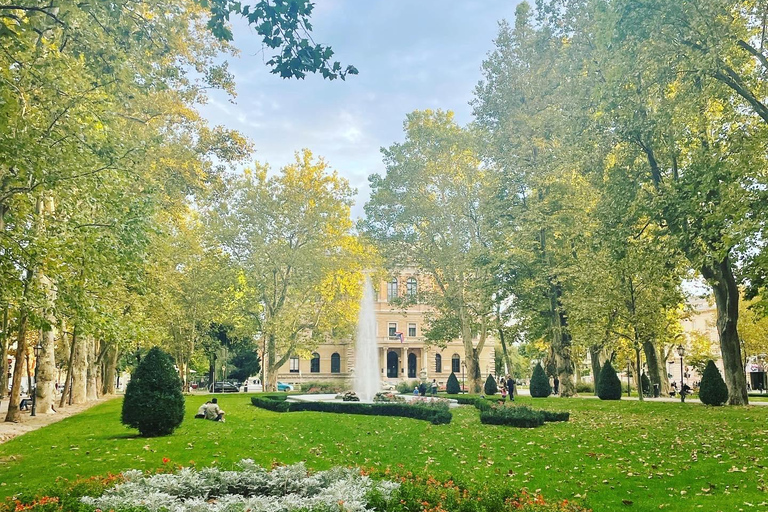 Jump into Zagreb: Walking Tour with Funicular ride