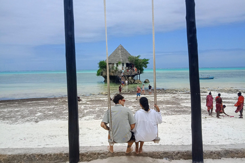 Zanzíbar: Paraísos de África Visitas Guiadas CompletasVisita a la Granja de Especias y al Pueblo, Paseos por la Isla de la Prisión y la Ciudad de Piedra