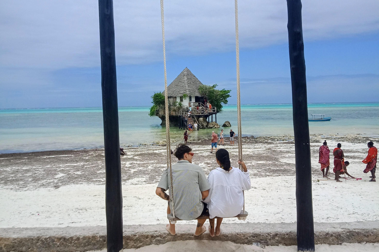 Zanzíbar: Paraísos de África Visitas Guiadas CompletasVisita a la Granja de Especias y al Pueblo, Paseos por la Isla de la Prisión y la Ciudad de Piedra