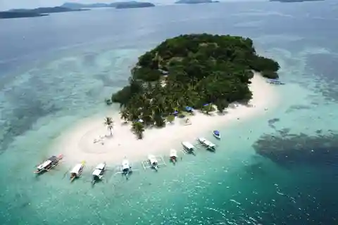 CORON:REEF AND WRECK - 2 JAPANESE WRECK AND PASS ISLAND TOUR