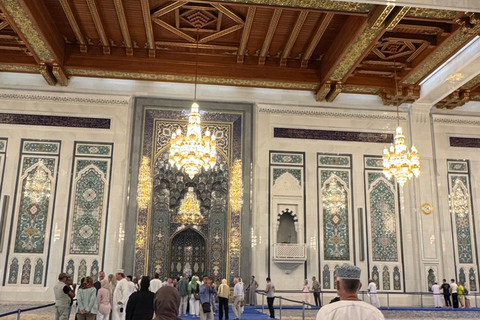 Understanding Oman – Cultural city tour in German in Muscat.