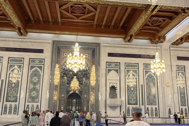 Understanding Oman – Cultural city tour in German in Muscat.